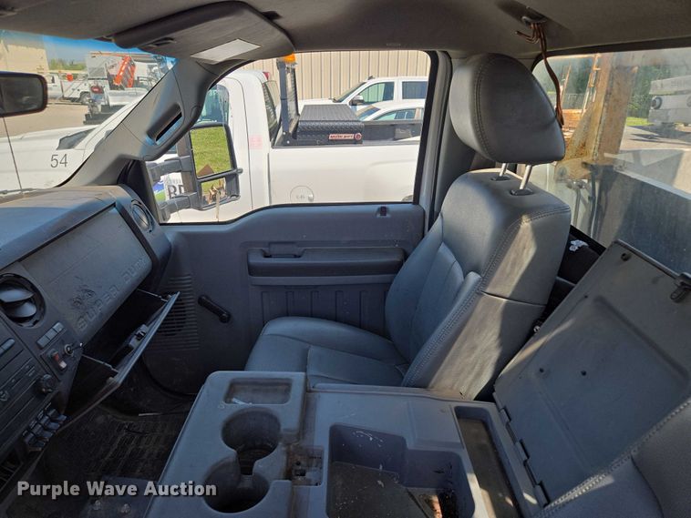 image for item EF1947 2011 Ford F550 Super Duty bucket truck