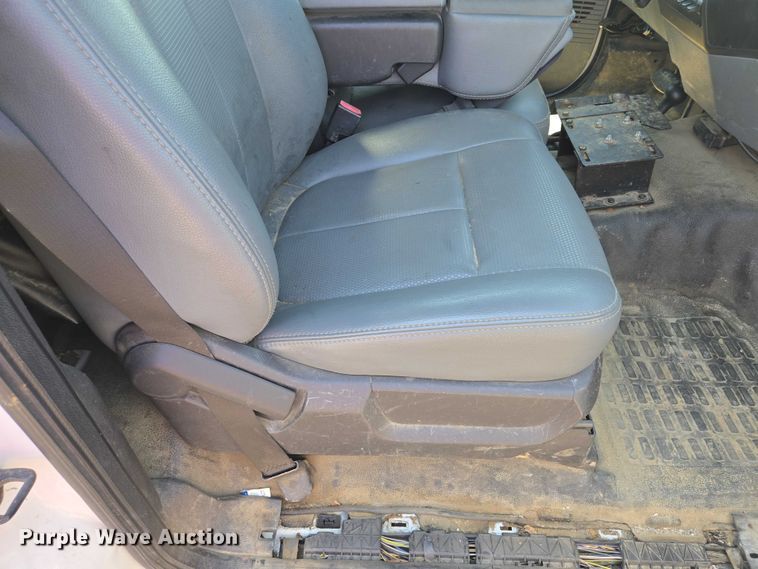 image for item EF1947 2011 Ford F550 Super Duty bucket truck