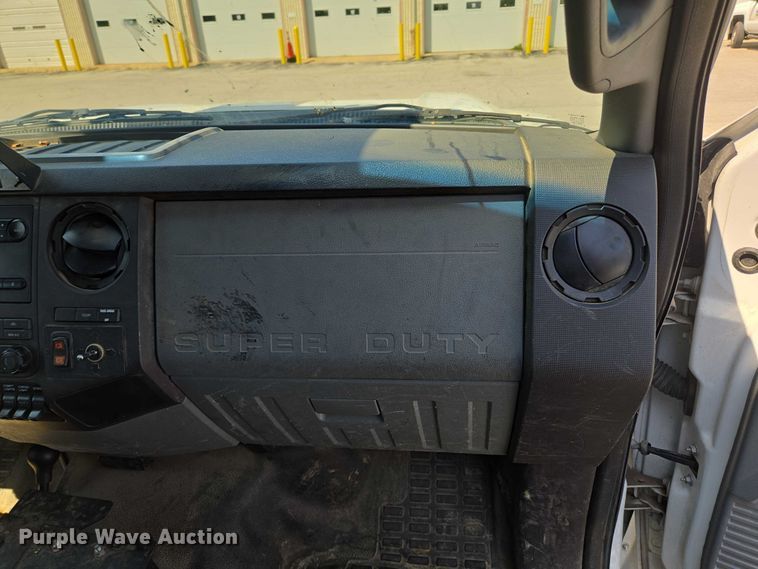 image for item EF1947 2011 Ford F550 Super Duty bucket truck