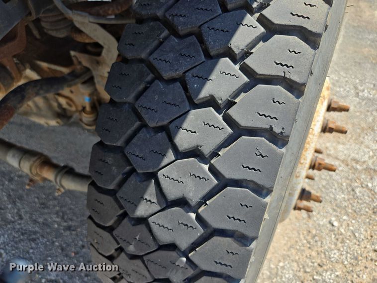 image for item EF1947 2011 Ford F550 Super Duty bucket truck