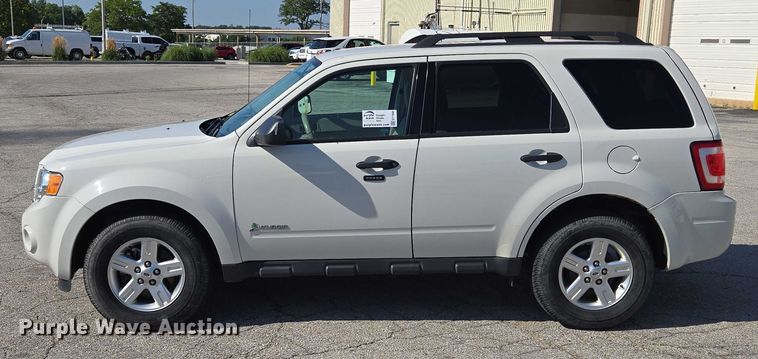 image for item EF1948 2011 Ford Escape Hybrid SUV