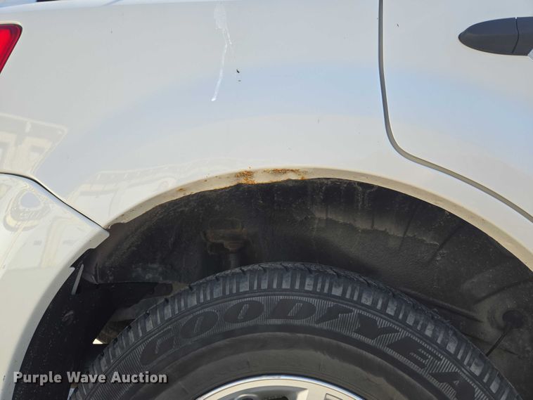 image for item EF1948 2011 Ford Escape Hybrid SUV