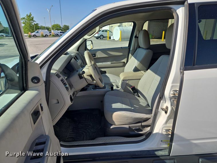 image for item EF1948 2011 Ford Escape Hybrid SUV