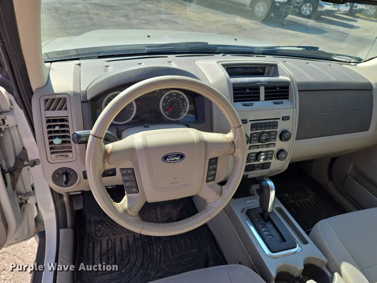 image for item EF1948 2011 Ford Escape Hybrid SUV