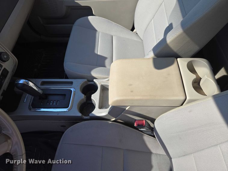 image for item EF1948 2011 Ford Escape Hybrid SUV