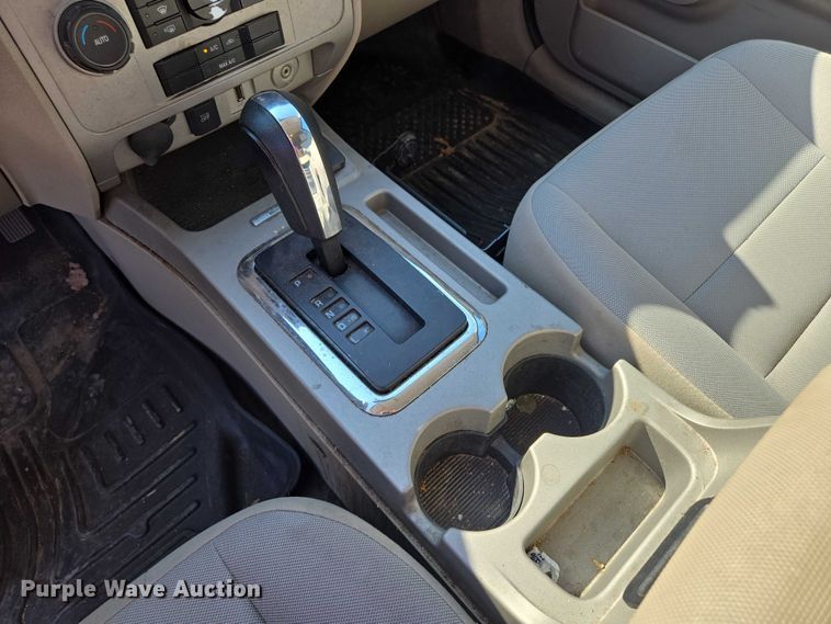 image for item EF1948 2011 Ford Escape Hybrid SUV