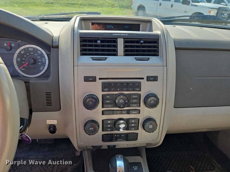 image for item EF1948 2011 Ford Escape Hybrid SUV