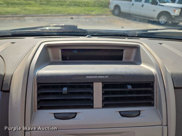 image for item EF1948 2011 Ford Escape Hybrid SUV