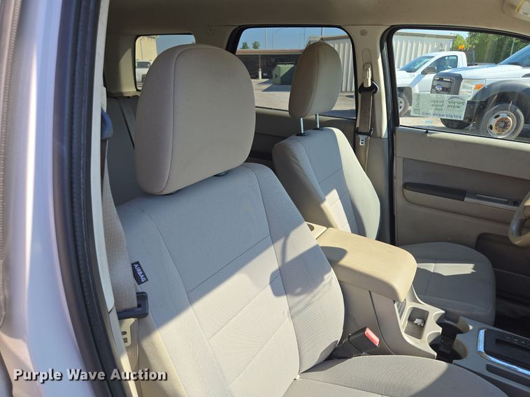 image for item EF1948 2011 Ford Escape Hybrid SUV