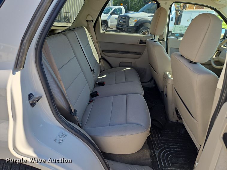 image for item EF1948 2011 Ford Escape Hybrid SUV