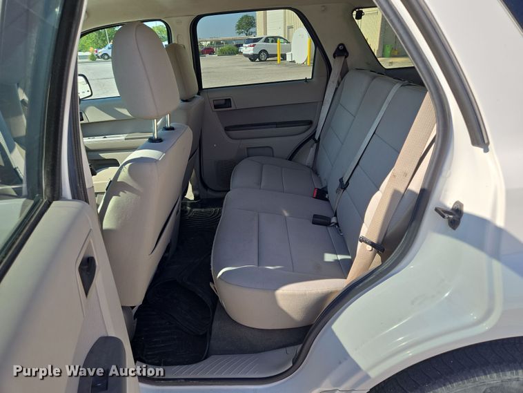 image for item EF1948 2011 Ford Escape Hybrid SUV