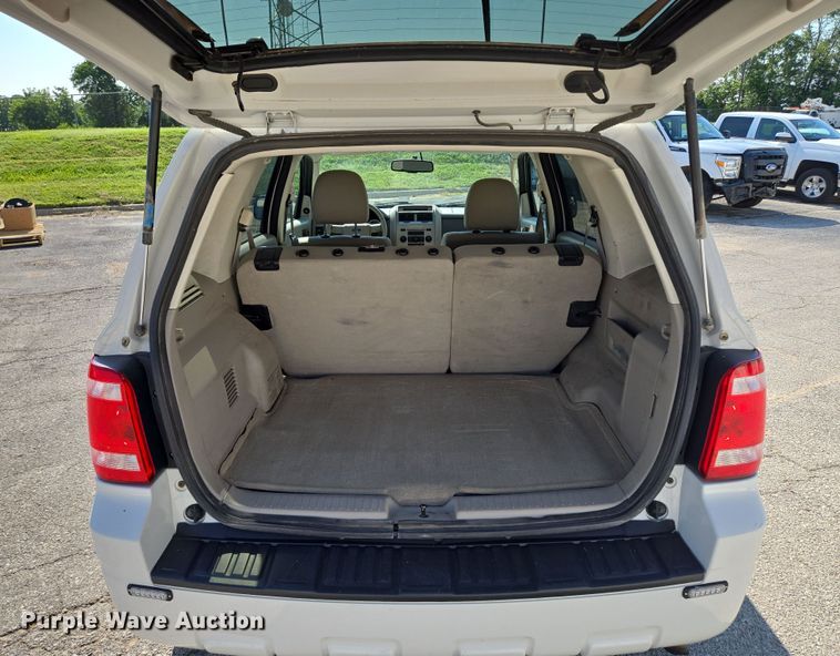 image for item EF1948 2011 Ford Escape Hybrid SUV