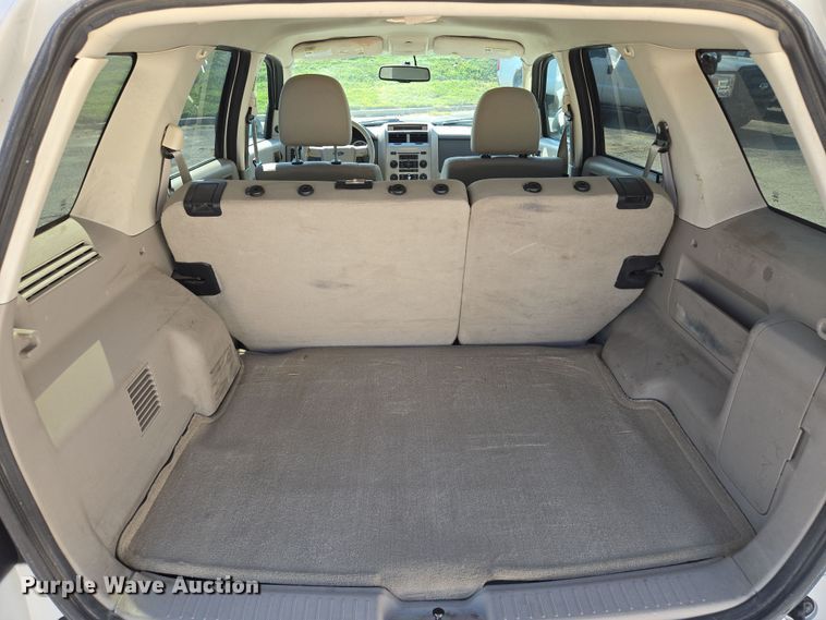 image for item EF1948 2011 Ford Escape Hybrid SUV