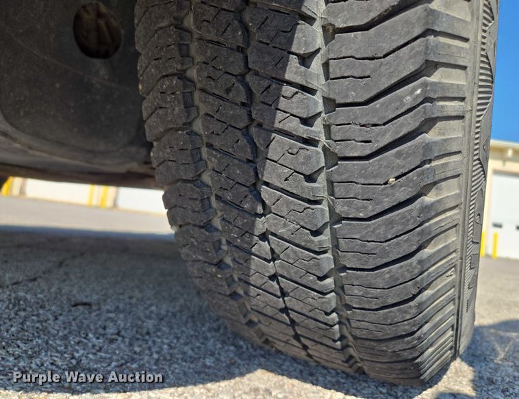 image for item EF1948 2011 Ford Escape Hybrid SUV