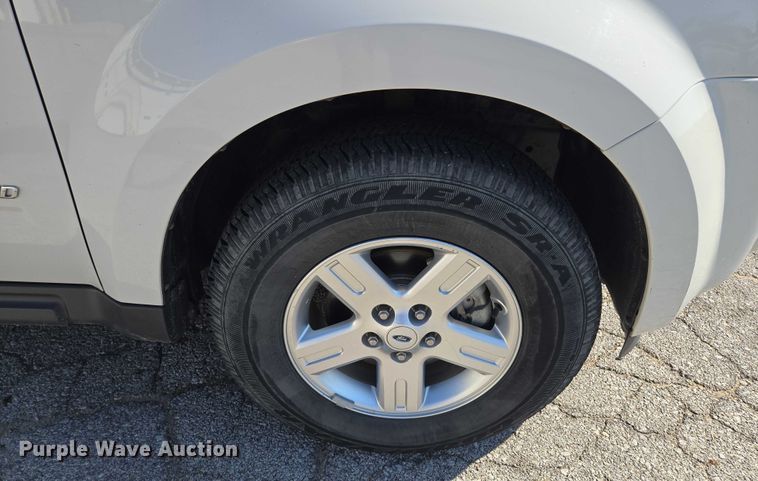 image for item EF1948 2011 Ford Escape Hybrid SUV