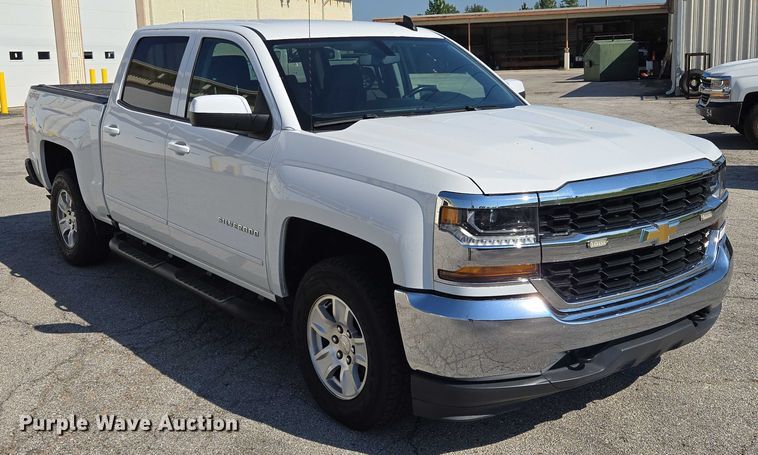image for item EF1950 2018 Chevrolet Silverado 1500 Crew Cab pickup truck