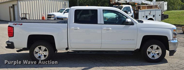 image for item EF1950 2018 Chevrolet Silverado 1500 Crew Cab pickup truck