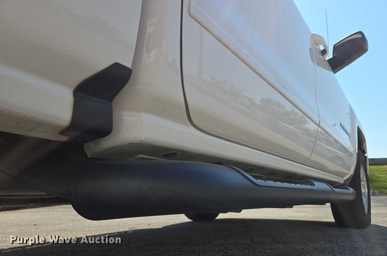 image for item EF1950 2018 Chevrolet Silverado 1500 Crew Cab pickup truck