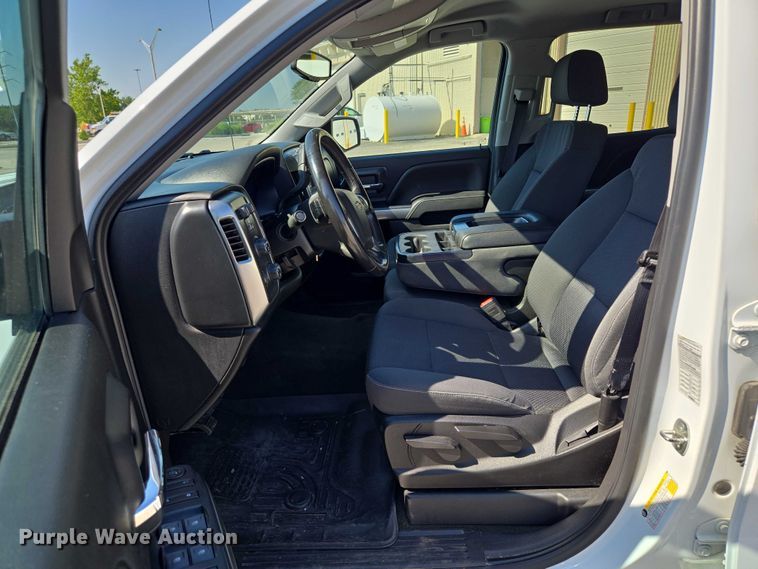 image for item EF1950 2018 Chevrolet Silverado 1500 Crew Cab pickup truck