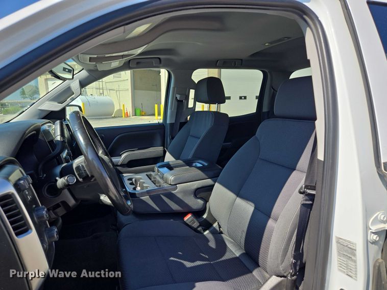 image for item EF1950 2018 Chevrolet Silverado 1500 Crew Cab pickup truck