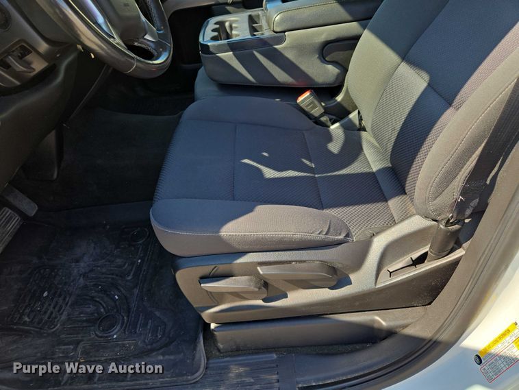 image for item EF1950 2018 Chevrolet Silverado 1500 Crew Cab pickup truck