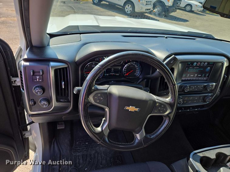 image for item EF1950 2018 Chevrolet Silverado 1500 Crew Cab pickup truck