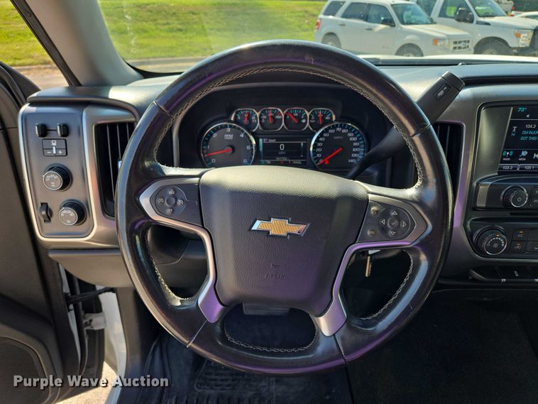 image for item EF1950 2018 Chevrolet Silverado 1500 Crew Cab pickup truck