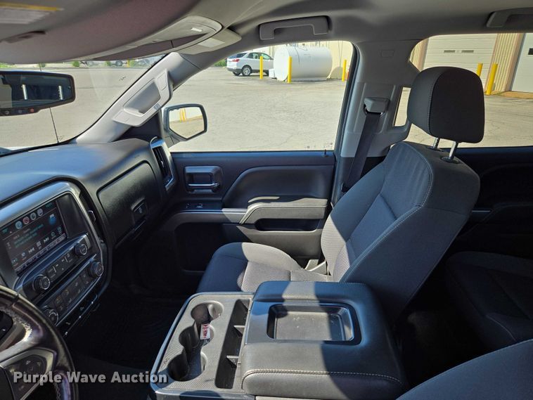 image for item EF1950 2018 Chevrolet Silverado 1500 Crew Cab pickup truck