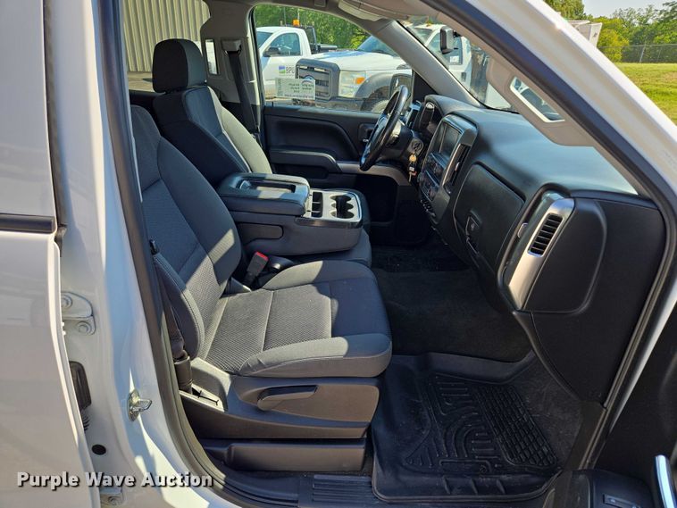 image for item EF1950 2018 Chevrolet Silverado 1500 Crew Cab pickup truck