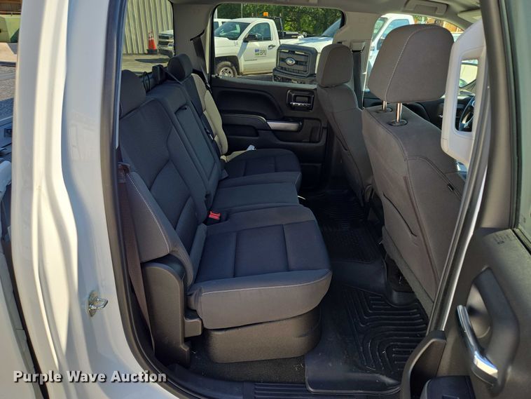 image for item EF1950 2018 Chevrolet Silverado 1500 Crew Cab pickup truck