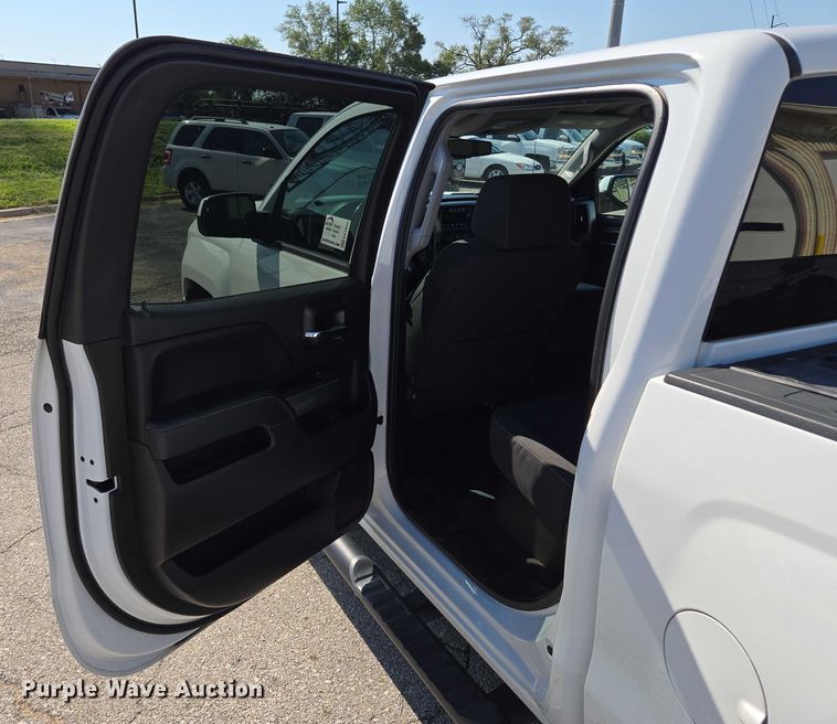 image for item EF1950 2018 Chevrolet Silverado 1500 Crew Cab pickup truck