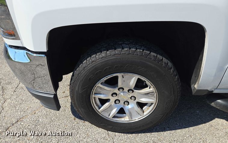 image for item EF1950 2018 Chevrolet Silverado 1500 Crew Cab pickup truck