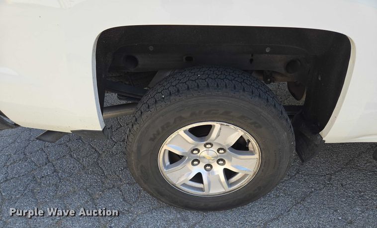 image for item EF1950 2018 Chevrolet Silverado 1500 Crew Cab pickup truck