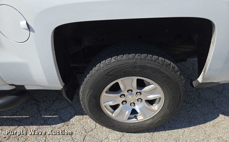 image for item EF1950 2018 Chevrolet Silverado 1500 Crew Cab pickup truck