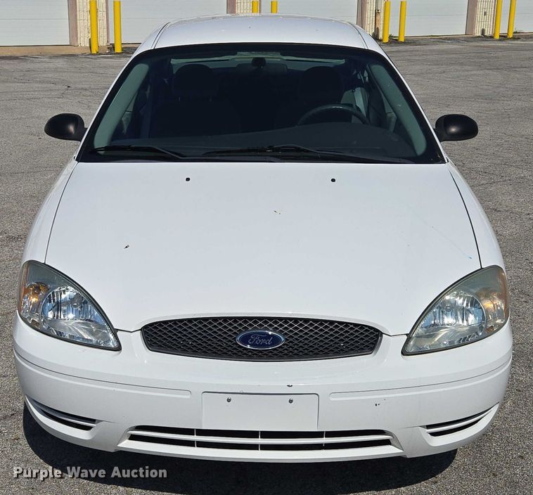 image for item EF1951 2005 Ford Taurus 
