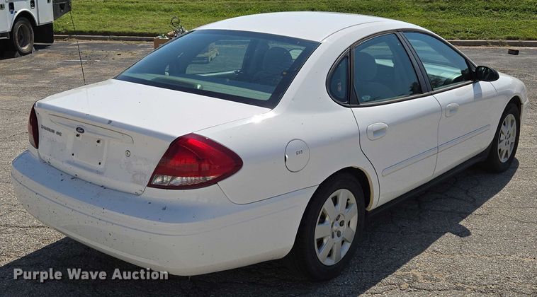 image for item EF1951 2005 Ford Taurus 