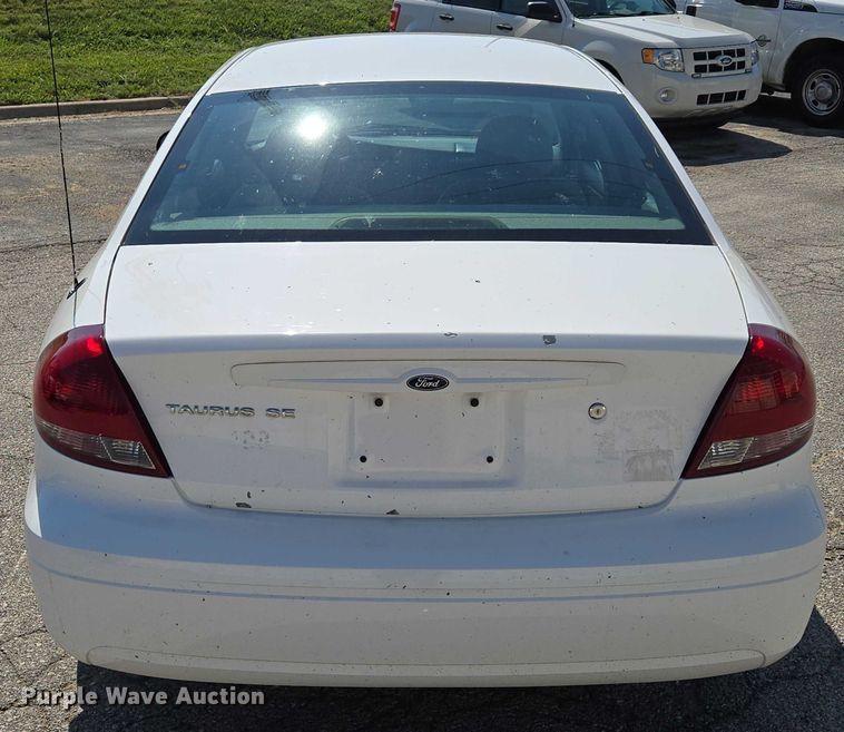 image for item EF1951 2005 Ford Taurus 