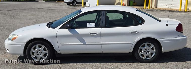 image for item EF1951 2005 Ford Taurus 