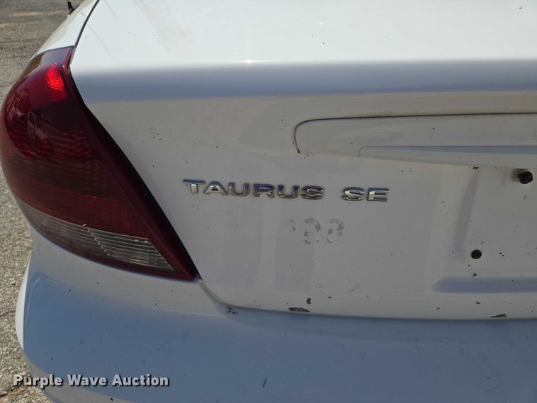 image for item EF1951 2005 Ford Taurus 