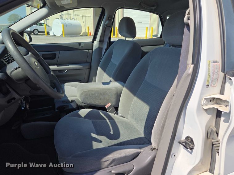 image for item EF1951 2005 Ford Taurus 