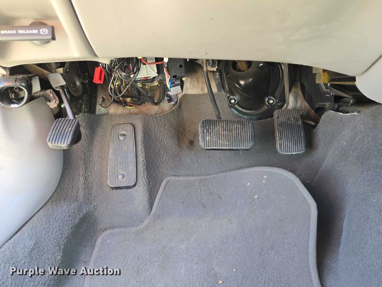 image for item EF1951 2005 Ford Taurus 