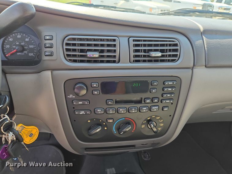 image for item EF1951 2005 Ford Taurus 