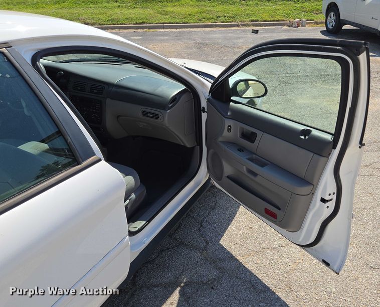 image for item EF1951 2005 Ford Taurus 