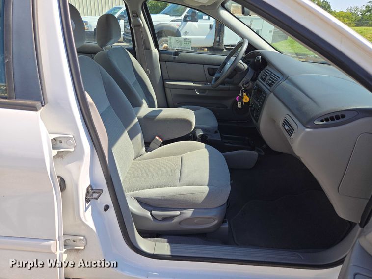 image for item EF1951 2005 Ford Taurus 