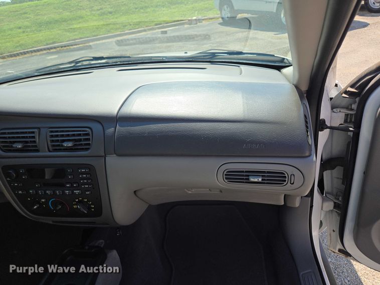 image for item EF1951 2005 Ford Taurus 