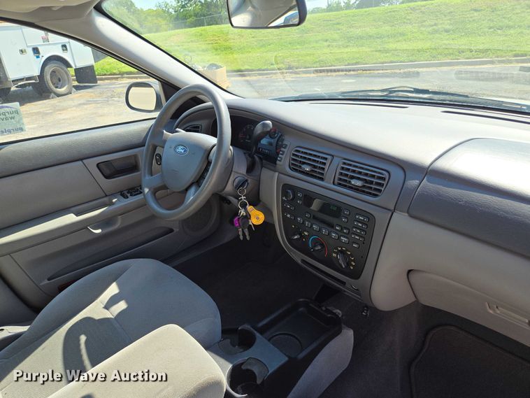 image for item EF1951 2005 Ford Taurus 