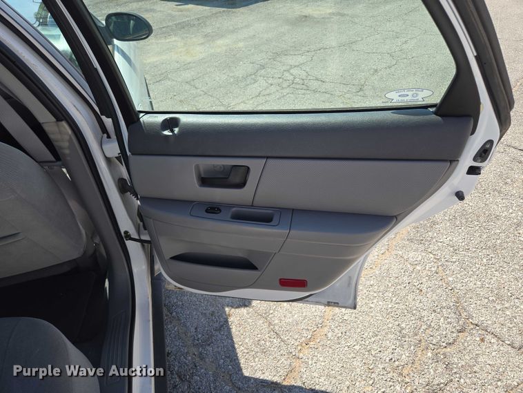 image for item EF1951 2005 Ford Taurus 