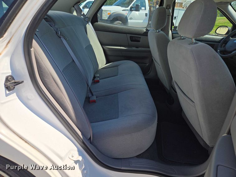 image for item EF1951 2005 Ford Taurus 