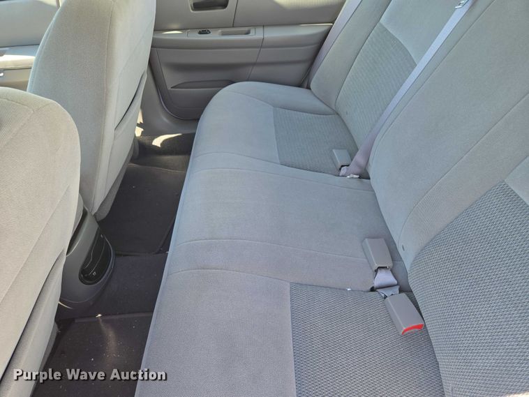 image for item EF1951 2005 Ford Taurus 