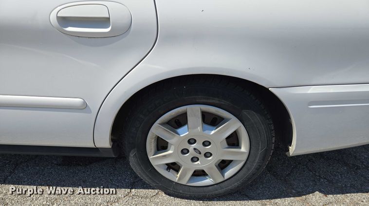 image for item EF1951 2005 Ford Taurus 